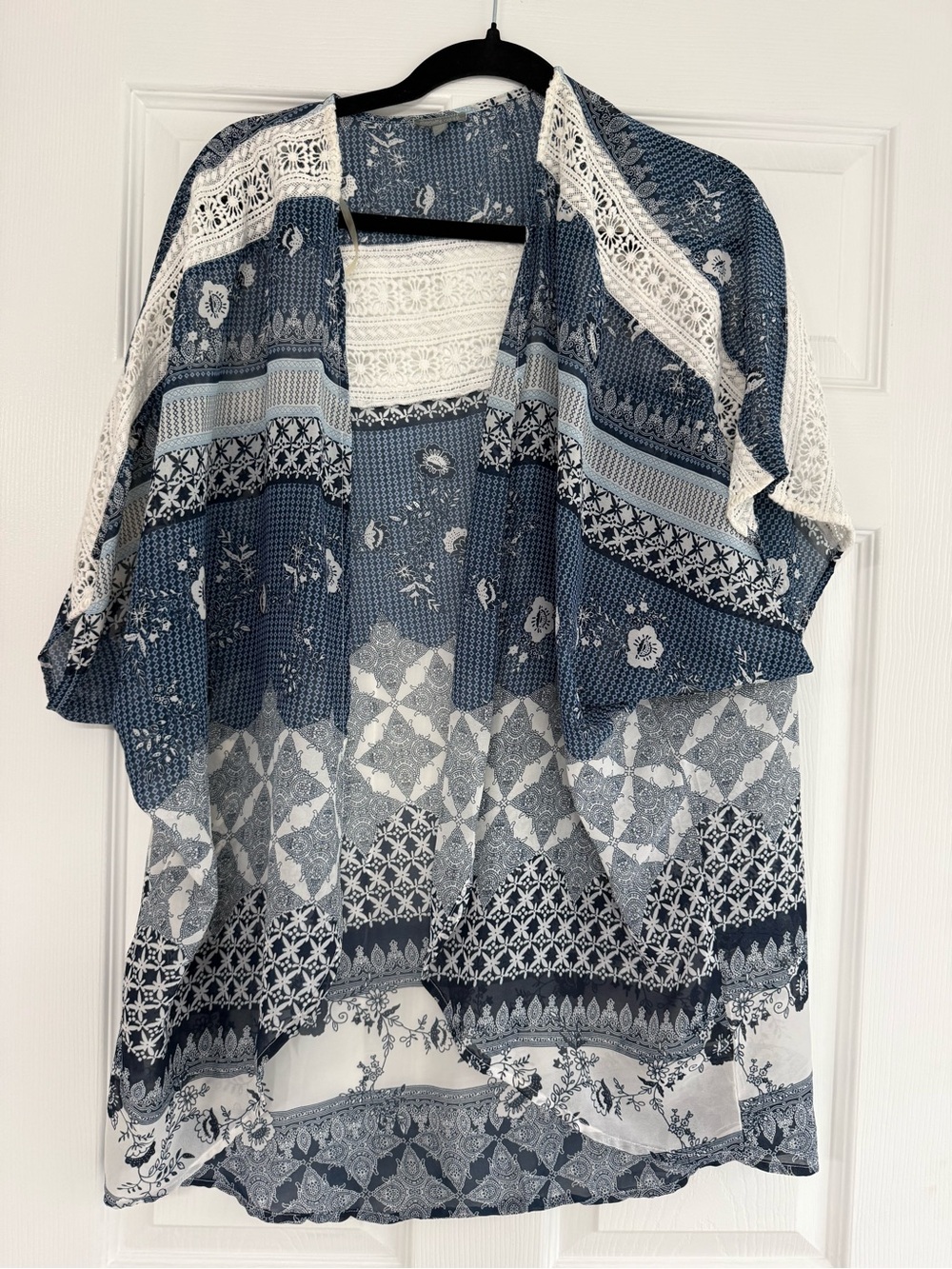 Women’s Blue & White Lace-Trim Open Front Kimono